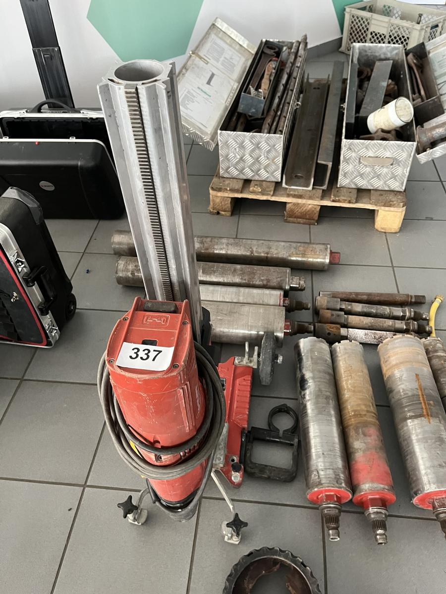 HILTI Kernbohrgeät DD160E mit 8 Stk. Bohrkronen und Schläuchen
