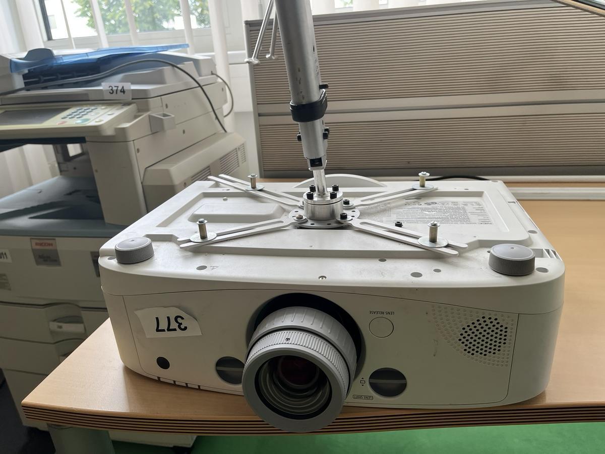Beamer NEC NP-PA550W