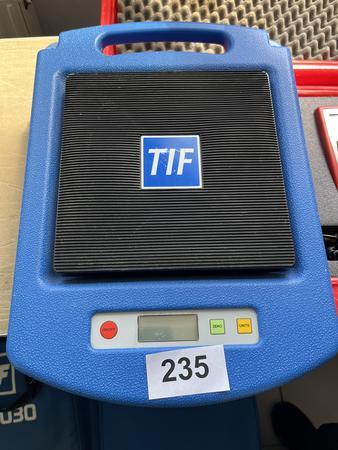 DIF 9030 Compact Refrigerant Scale DIF 9030 Compact Refrigerant Scale