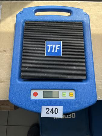 DIF 9030 Compact Refrigerant Scale DIF 9030 Compact Refrigerant Scale