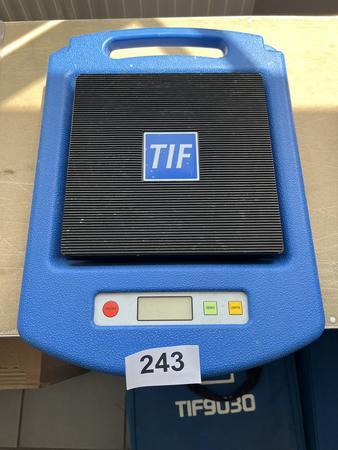 DIF 9030 Compact Refrigerant Scale DIF 9030 Compact Refrigerant Scale