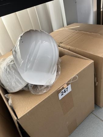 10 Stk. Bauhelme weiß Fabriksneu 10 Stk. Bauhelme weiß Fabriksneu