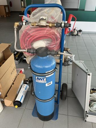 Reinigungsgerät für Heizungsanlagen- sowie Solarprodukte mit Zubehör Reinigungsgerät für Heizungsanlagen- sowie Solarprodukte mit Zubehör