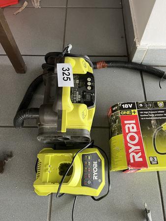 RYOBI Kompressor mit Ladegerät RYOBI Kompressor mit Ladegerät