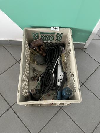 Kiste mit Wagenheber Kiste mit Wagenheber