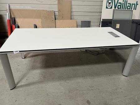 Besprechungstisch Bene mit EDV Klappe 220 x 100 x 75 cm Besprechungstisch Bene mit EDV Klappe 220 x 100 x 75 cm