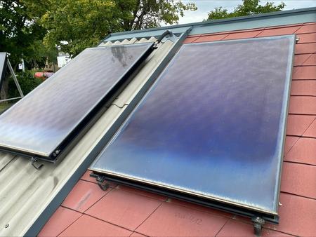 2 Stück Solarkollektoren ca. 203x124 cm cm - kpl.Koje 2 Stück Solarkollektoren ca. 203x124 cm cm - kpl.Koje