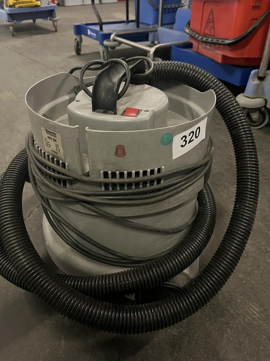 NUMATIC Industriestaubsauger NNV200, 1100W, 230V?d=2025-09-02 14:41:37