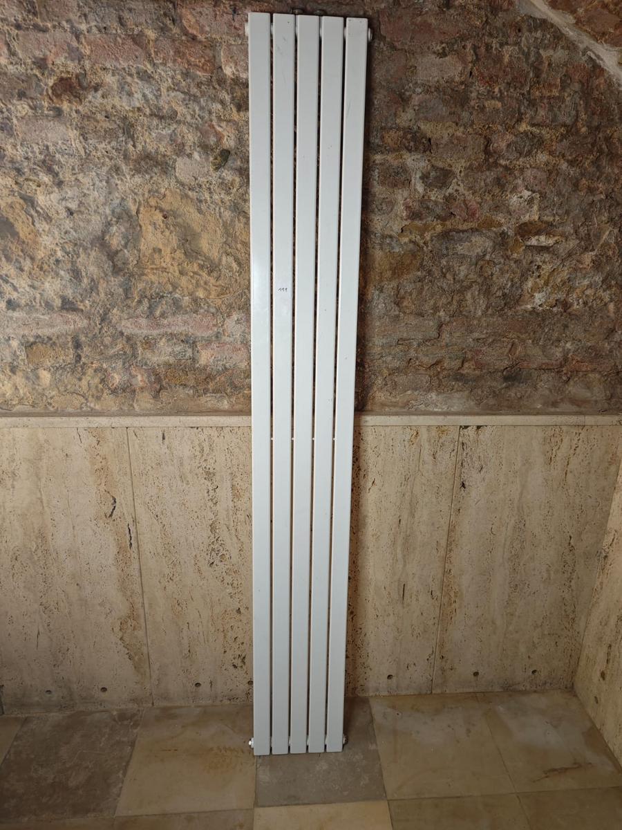 Heizkörper / Handtuchwärmer, Slimline?d=2025-09-02 13:06:10