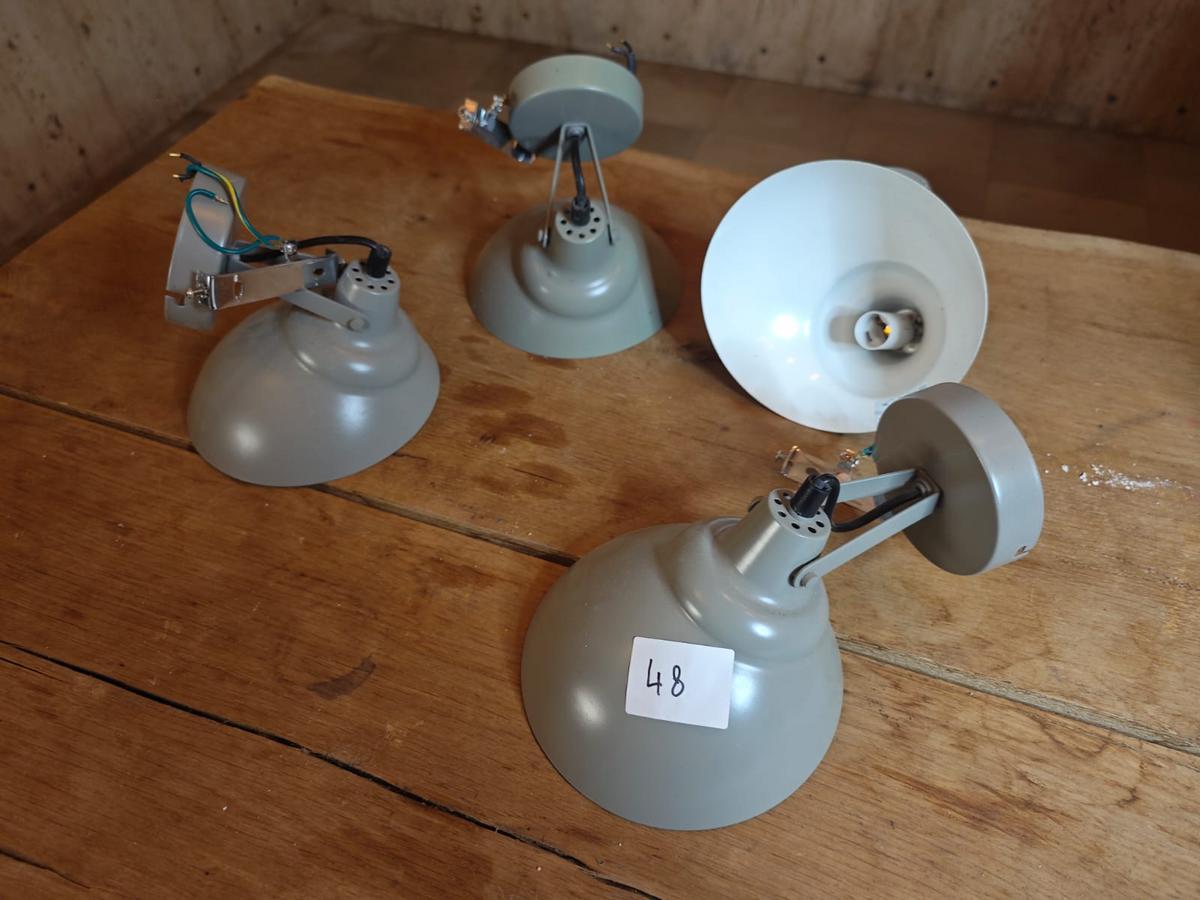Wandleuchten, 4 Stück, grau?d=2025-09-02 14:41:32