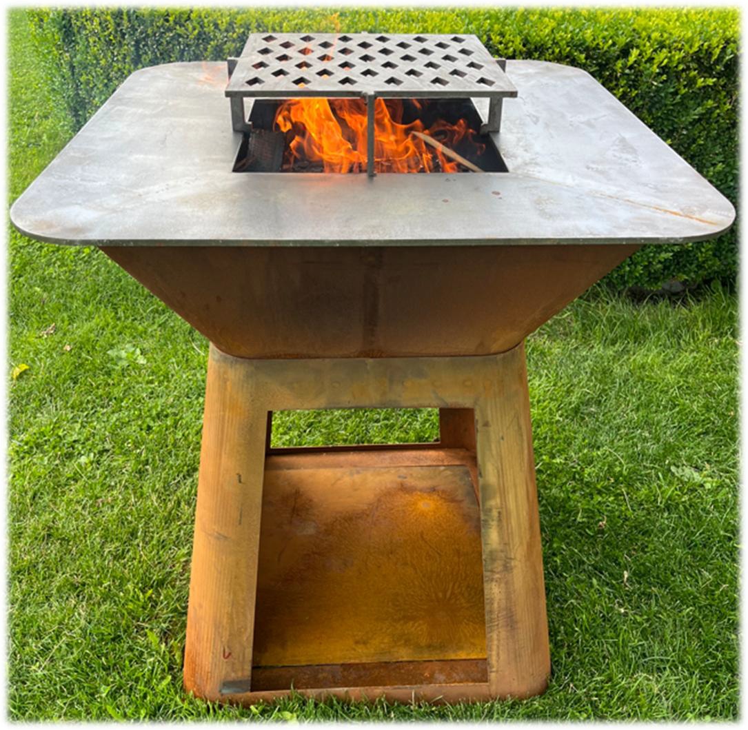 Plancha Feuerschalengriller  Design Holzlager, Platte 80x80cm, Höhe 100cm?d=2025-09-02 13:06:04