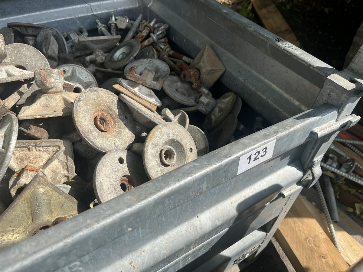723 Stück = 1 Ringerbox mit Flügelmuttern?d=2025-09-14 11:39:11