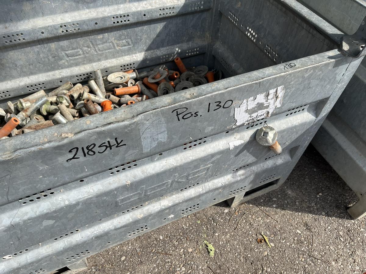 1 Stück DOKA  Box befüllt mit Schalungszubehör ( 218 Stück Schalungsbolzen )?d=2025-09-14 11:42:09