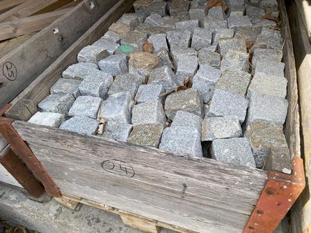 ca. 5m2 Granitwürfel ca. 5m2 Granitwürfel