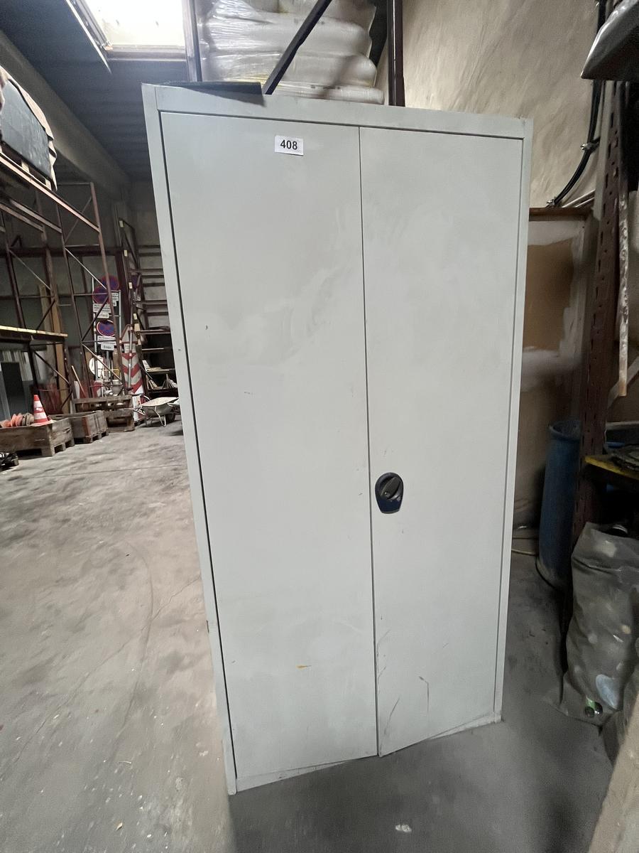 Werkzeugschrank mit Doppeltüre inklusive Befestigungsmaterial?d=2025-09-14 13:30:40