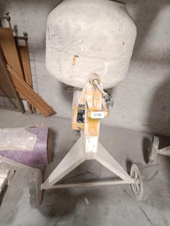 ABG Betonmischmaschine mit Handbügel ABG Betonmischmaschine mit Handbügel