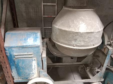 ABG Betonmischmaschine mit Handbügel ABG Betonmischmaschine mit Handbügel