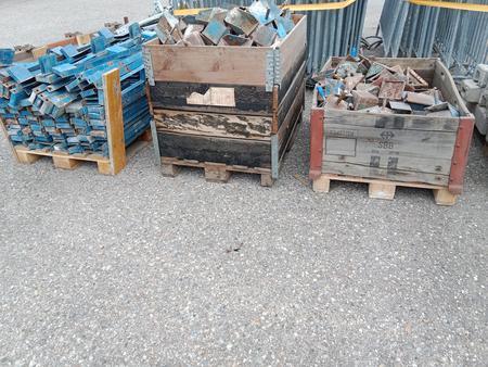 3 Paletten Aufzugsschuhe / Zubehör 3 Paletten Aufzugsschuhe / Zubehör