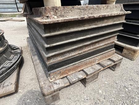 6 Stück Kanaldeckel ca. 68/107/60 cm 6 Stück Kanaldeckel ca. 68/107/60 cm