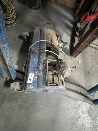 Baustellen Bockaufzug mit Winde ca.250kg /230V Baustellen Bockaufzug mit Winde ca.250kg /230V