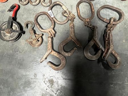 4 Stück diverse Hebegehänge mit 2 Klobenrädern 4 Stück diverse Hebegehänge mit 2 Klobenrädern
