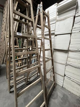 4 Stück Holzstehleitern 8/6 stufig 4 Stück Holzstehleitern 8/6 stufig