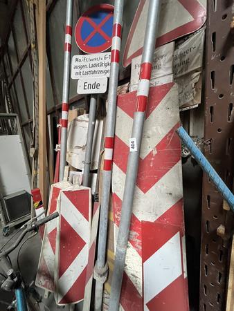 Posten Verkehrszeichen Ständer / Rohre / Scherengitter Posten Verkehrszeichen Ständer / Rohre / Scherengitter