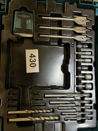 Makita Bohrmaschine mit Bohrerkassette Makita Bohrmaschine mit Bohrerkassette
