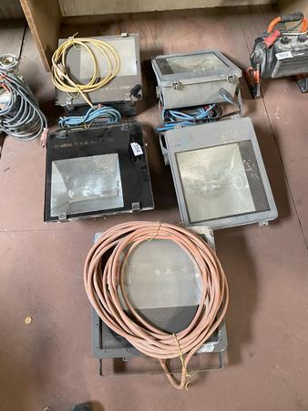 5 Stück Bauscheinwerfer 230 V je ca.400 W 5 Stück Bauscheinwerfer 230 V je ca.400 W