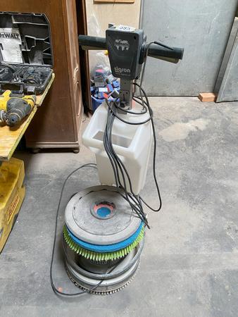 Bodenreinigungsautomat SICRON-NUMATIC Bodenreinigungsautomat SICRON-NUMATIC