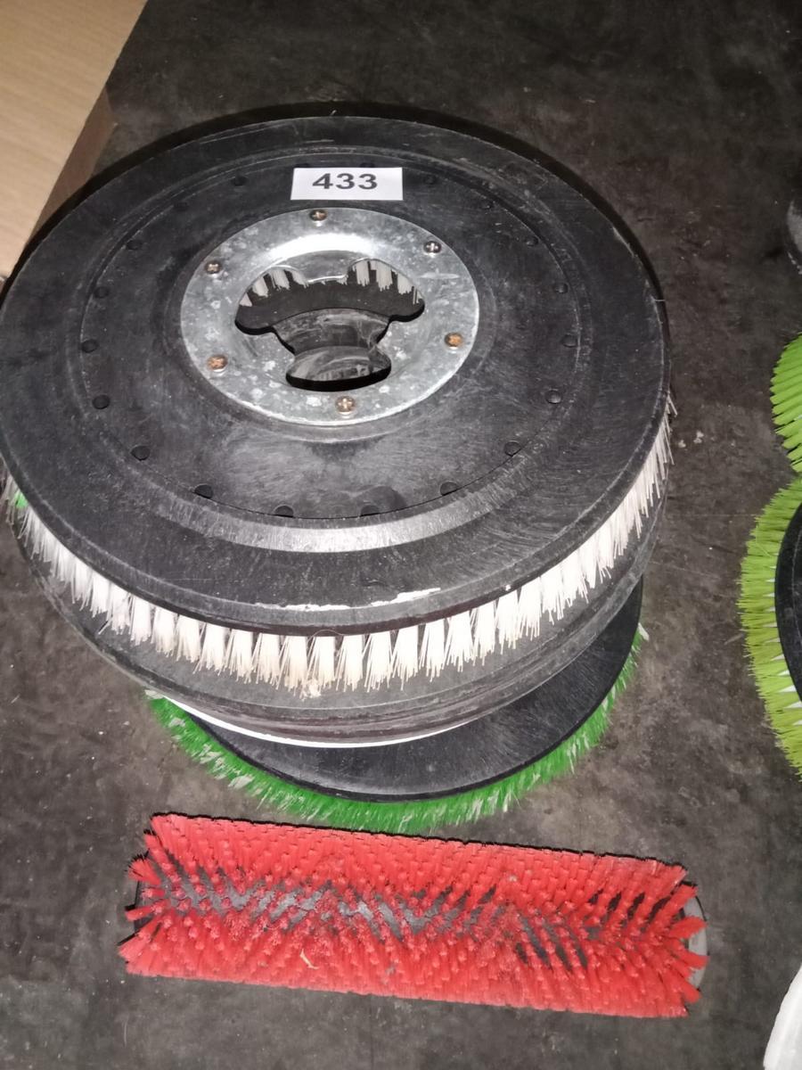 Posten Zubehör für Reinigungsautomat, Bürsten, Mop, usw.?d=2025-09-02 13:14:14