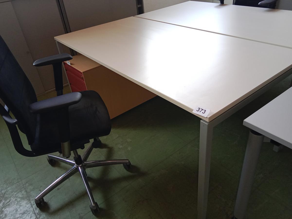 Neudörfler Schreibtisch, ca. 180x90cm, Gestell grau, Platte creme?d=2025-09-02 13:06:36