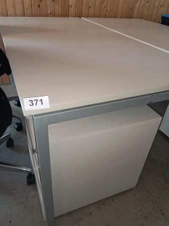 Neudörfler Schreibtisch, ca. 180x90cm, Gestell grau, Platte creme Neudörfler Schreibtisch, ca. 180x90cm, Gestell grau, Platte creme