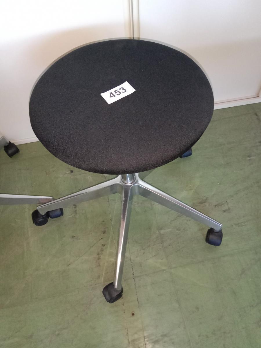 Hocker mit Stoffbezug?d=2025-09-02 14:41:22
