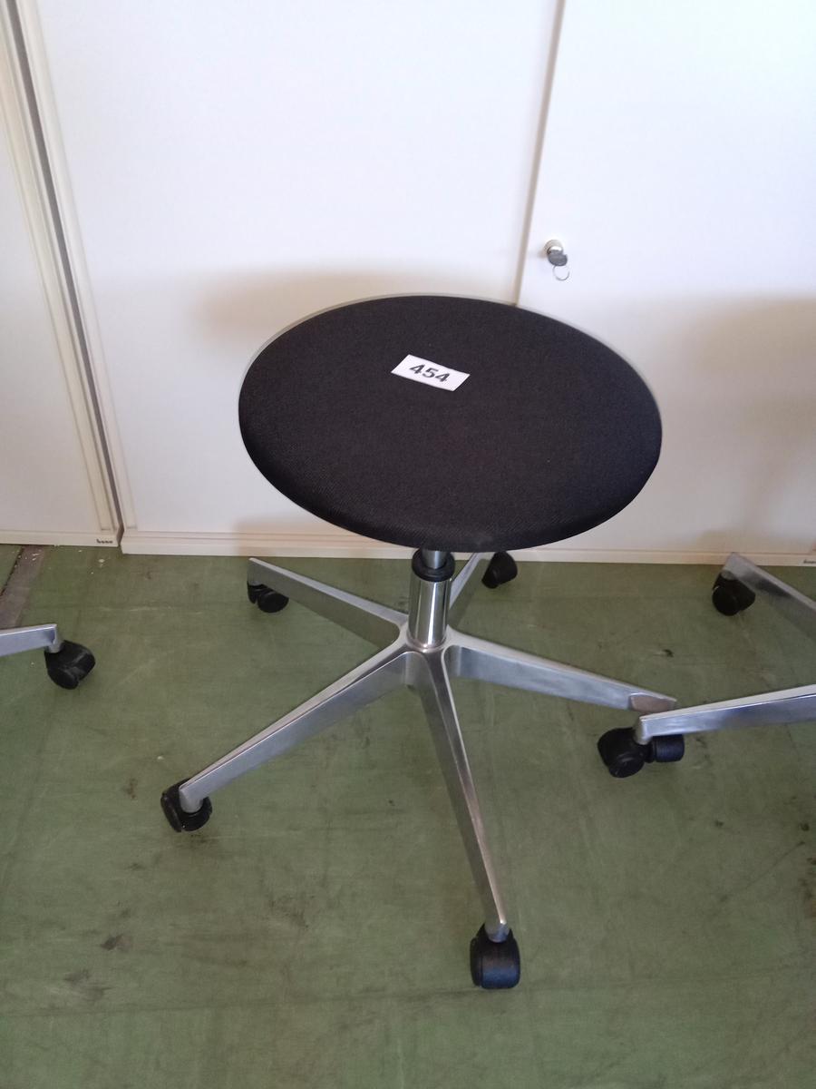 Hocker mit Stoffbezug?d=2025-09-02 13:06:15