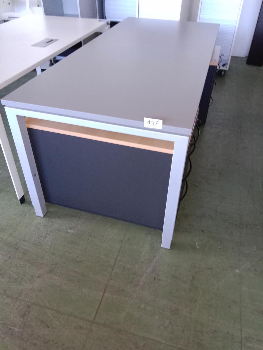Hali Schreibtisch, ca. 180x80cm, grau?d=2025-09-02 13:06:46