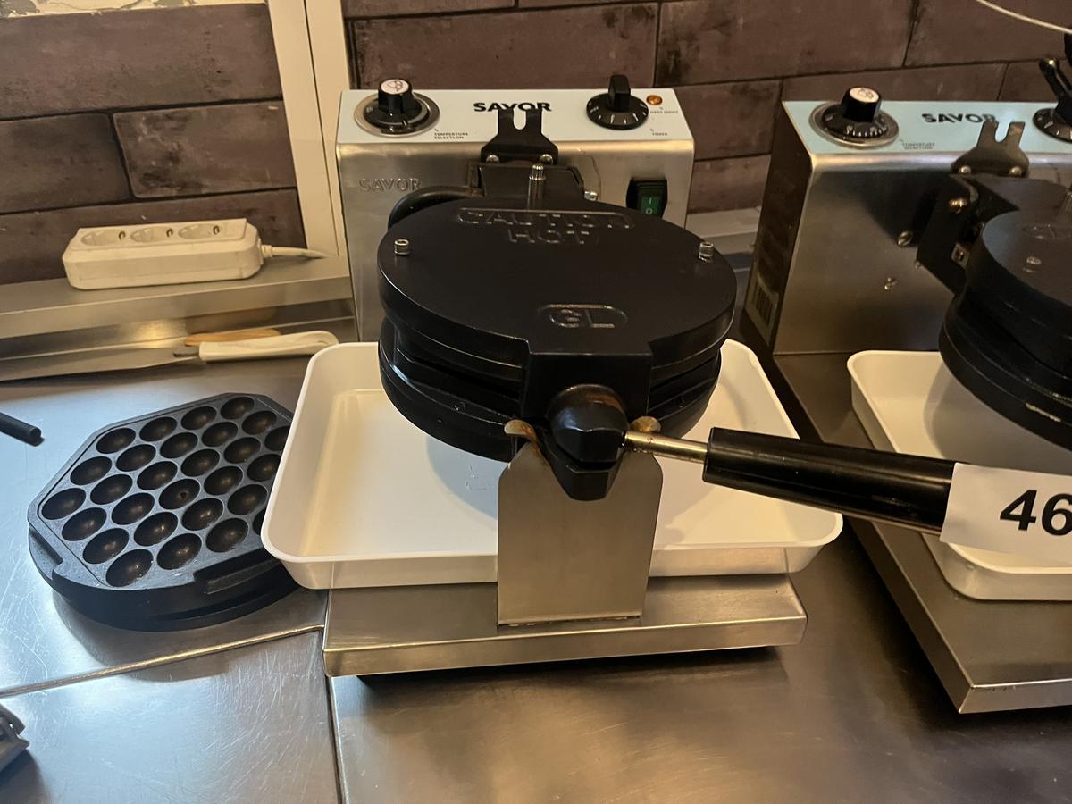 SAVOK Waffeleisen mit 2 extra Einsätzen 45/30/26 cm?d=2025-09-14 08:02:52