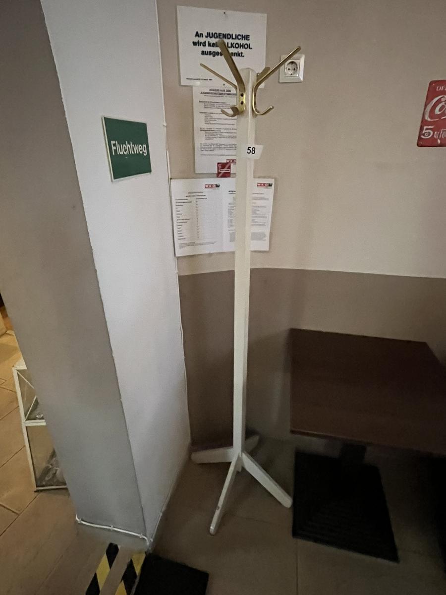 1 Stück Gaderobe?d=2025-09-14 08:01:23