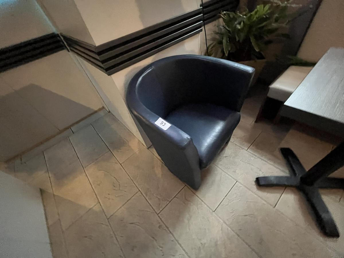 2 Stk Sitzmöbel?d=2025-09-14 11:39:41