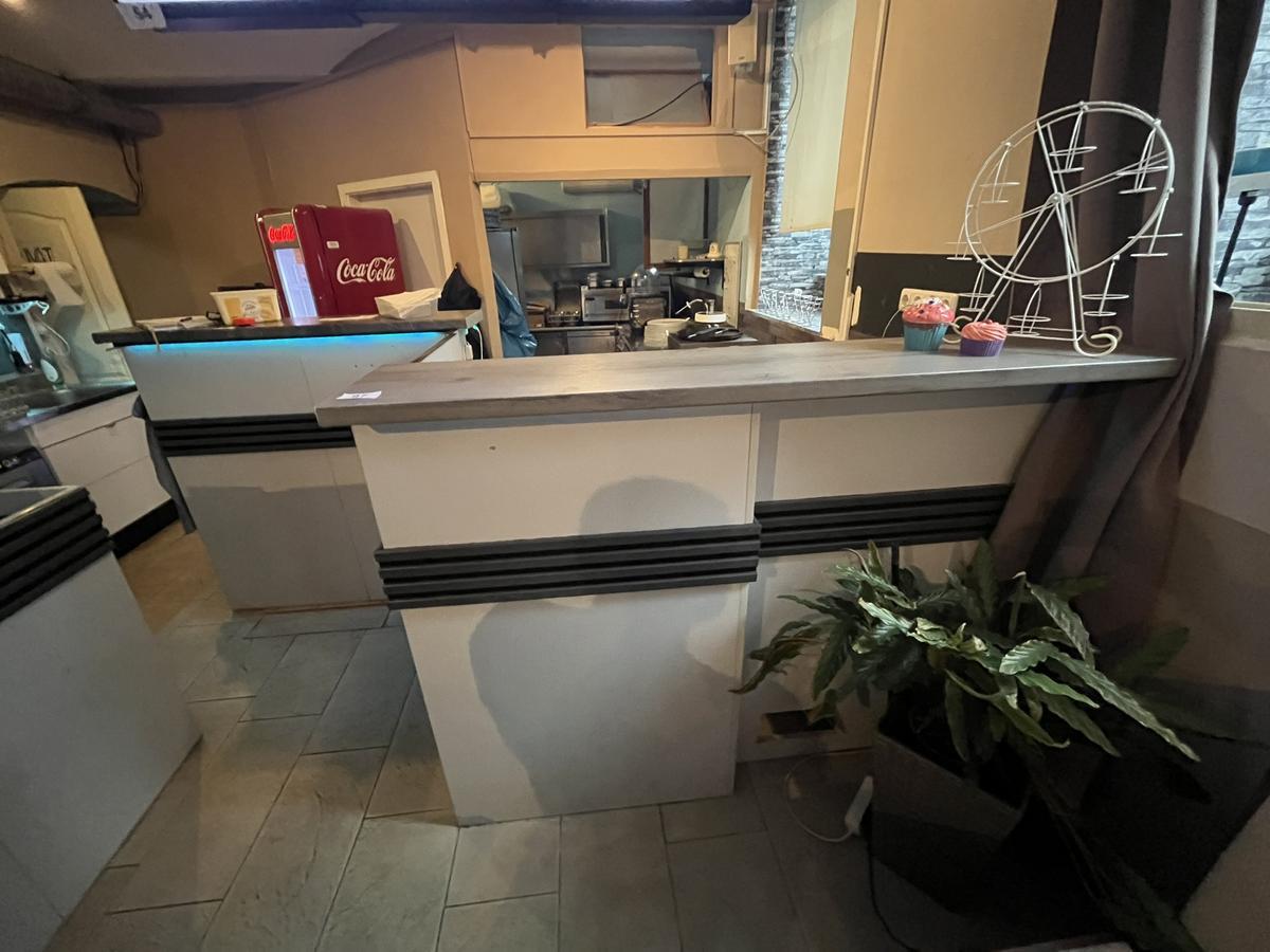 Pultverbau ca.139/146/165 cm Bereich Pizza SB Abholung?d=2025-09-14 11:38:52