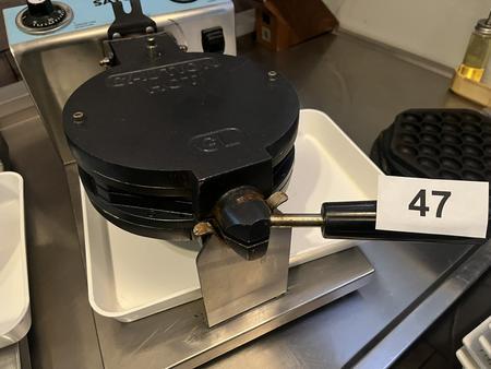 SAVOK Waffeleisen mit 2 extra Einsätzen 45/30/26 cm SAVOK Waffeleisen mit 2 extra Einsätzen 45/30/26 cm