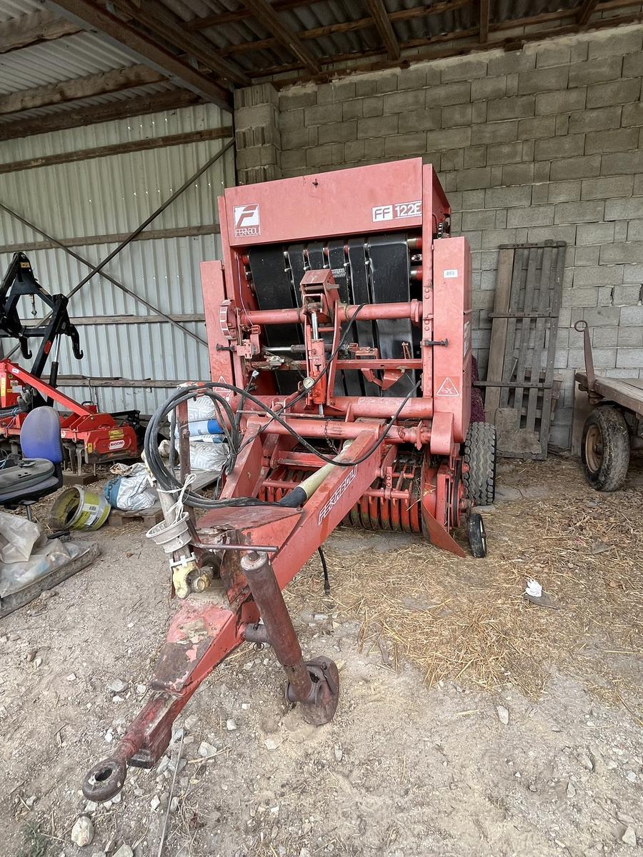 Ballenpresse FERABOLI FF 122 E max. 15 bar mit Zapfwelle?d=2025-09-14 09:50:16