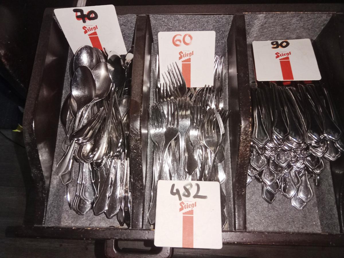 185 tlg.Besteckset 86 Messer,60 Gabeln, 40 Löffel?d=2025-09-14 11:42:20