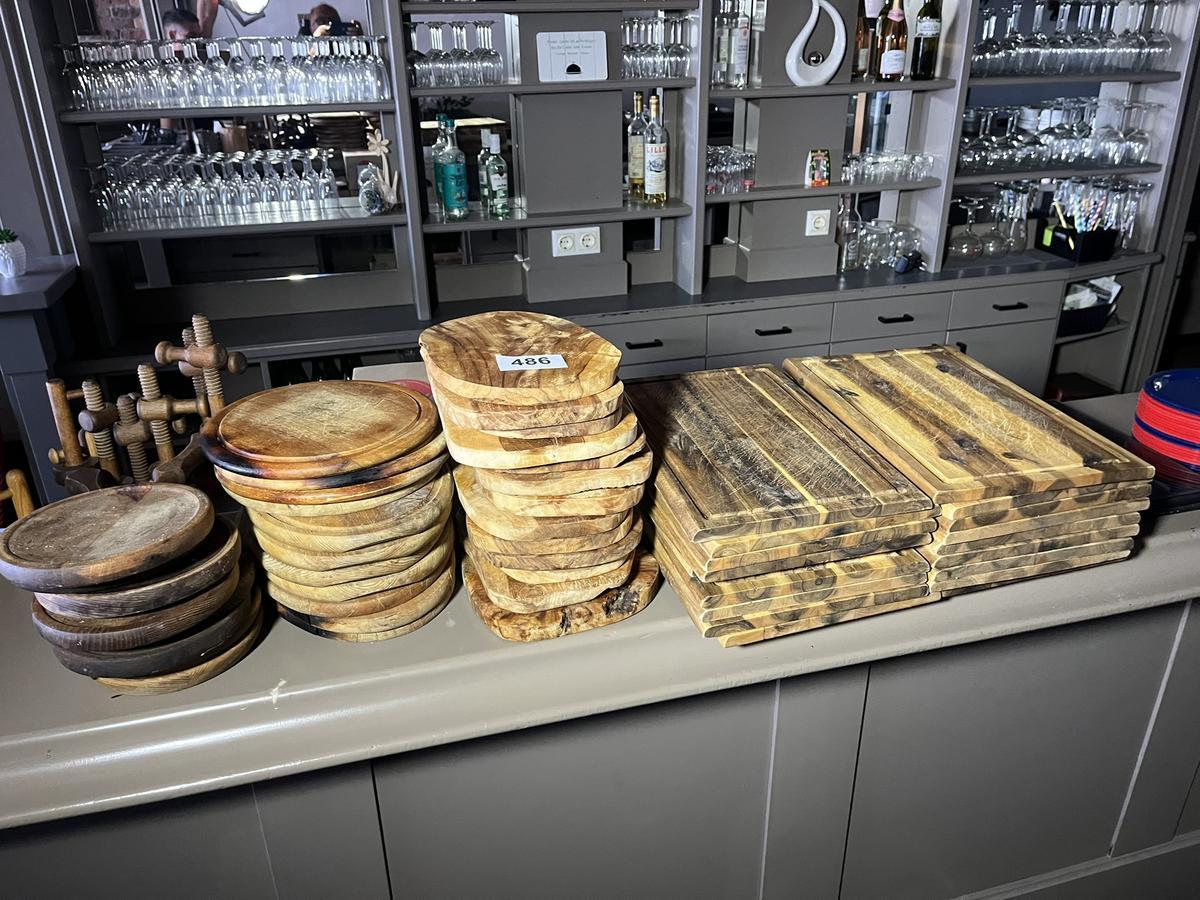 50 teiliges Holzschneidbretter/Servierplattenset?d=2025-09-14 09:58:48