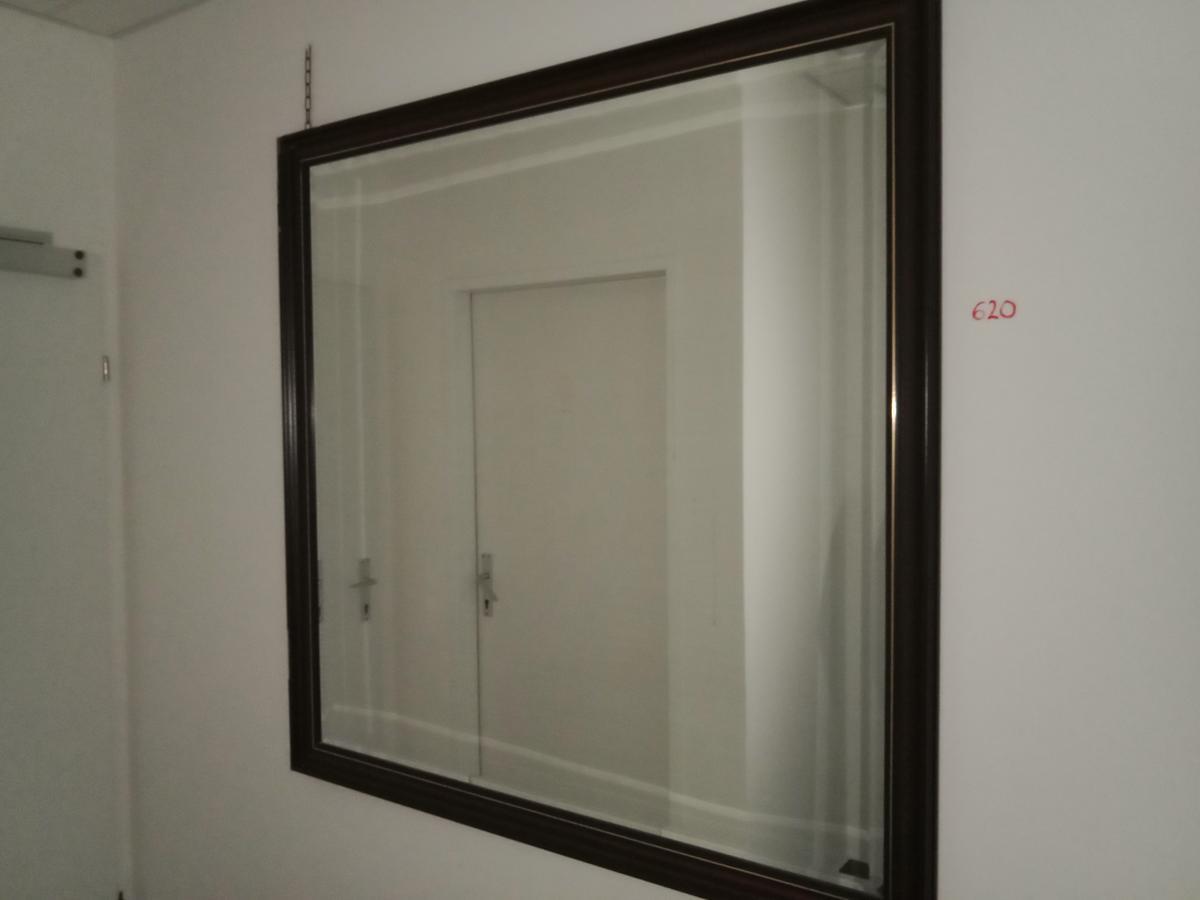 Wandspiegel ca. 140/140 cm?d=2025-09-14 09:57:14