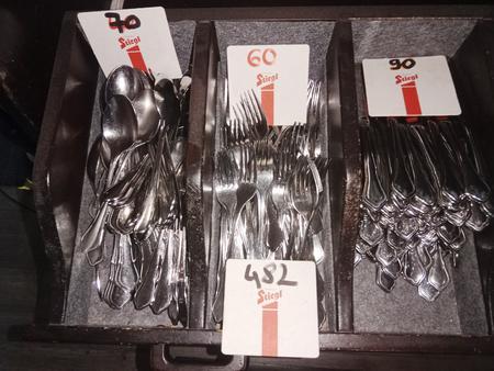 185 tlg.Besteckset 86 Messer,60 Gabeln, 40 Löffel 185 tlg.Besteckset 86 Messer,60 Gabeln, 40 Löffel