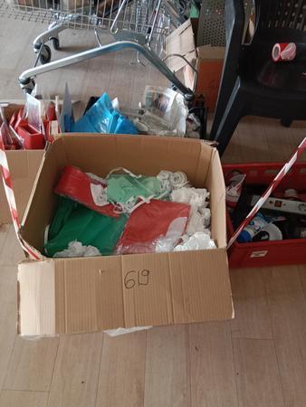 Posten DIVERES - komplette Inhalt der Einkaufswagen usw. Posten DIVERES - komplette Inhalt der Einkaufswagen usw.