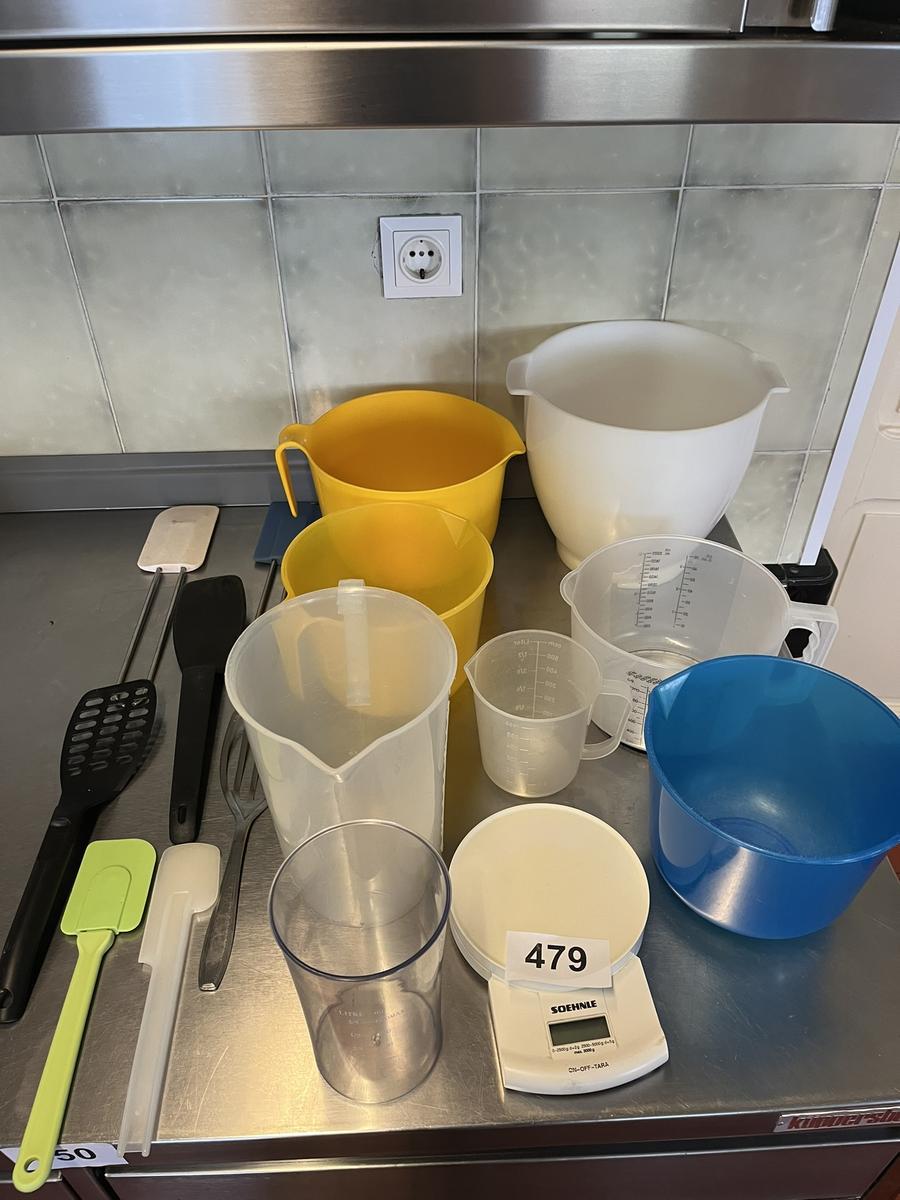 Posten PVC Messbecher - Waage usw.