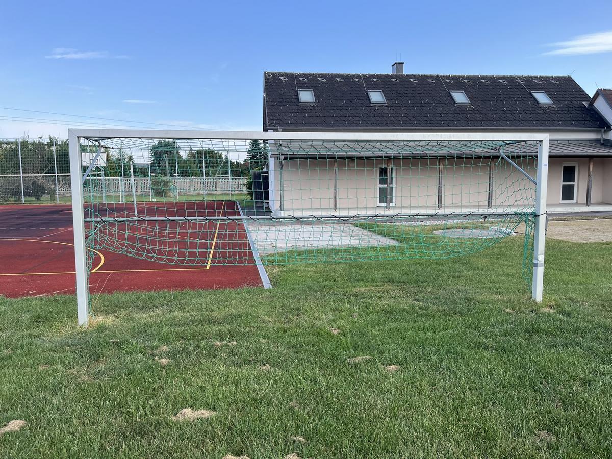 2 Stück Aluminium Fußballtore ca. 5 x 2 m