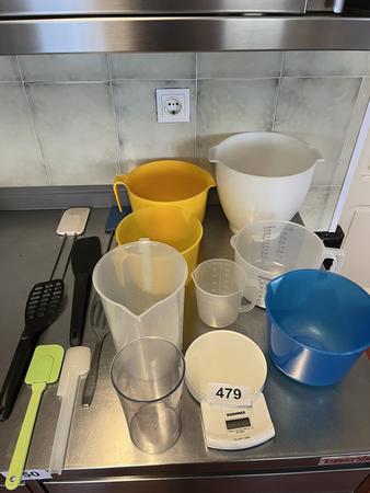 Posten PVC Messbecher - Waage usw.